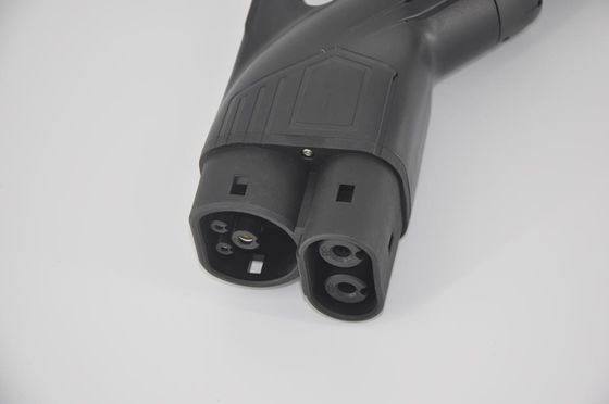 comprar Enchufe combinado del cargador GBT de EV DC TPU 125A CCS con longitud modificada para requisitos particulares fabricación en línea