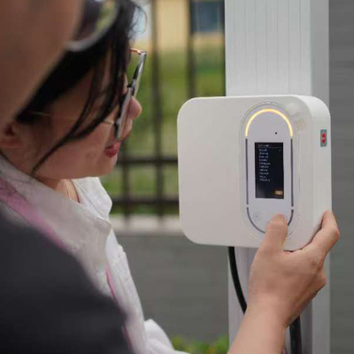 Buen precio 22kW EV cargador de energía solar Wallbox Station 32A 480V con caja de balance de carga dinámica en línea